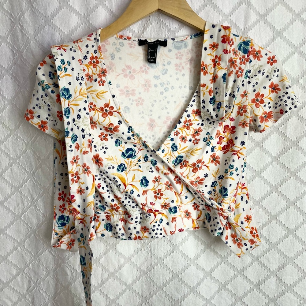 FOREVER 21 FLOWER CROP TOP!!